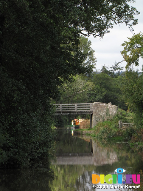 SX09640 Canal boat at bridge nr 111 on Monmouthshire and Brecon Canal